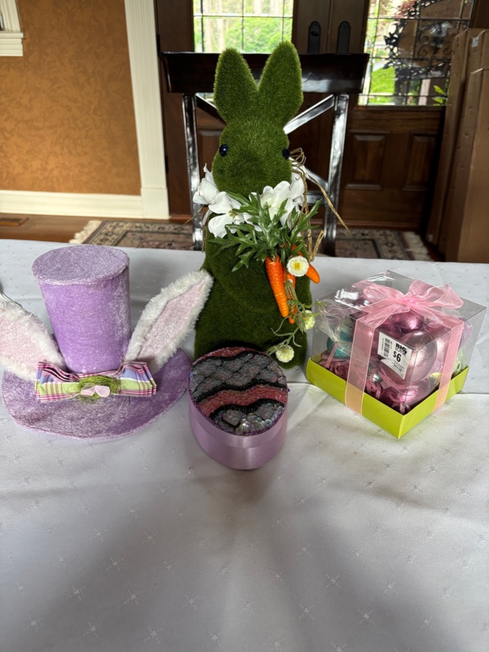 Lot of 4 Easter decor items